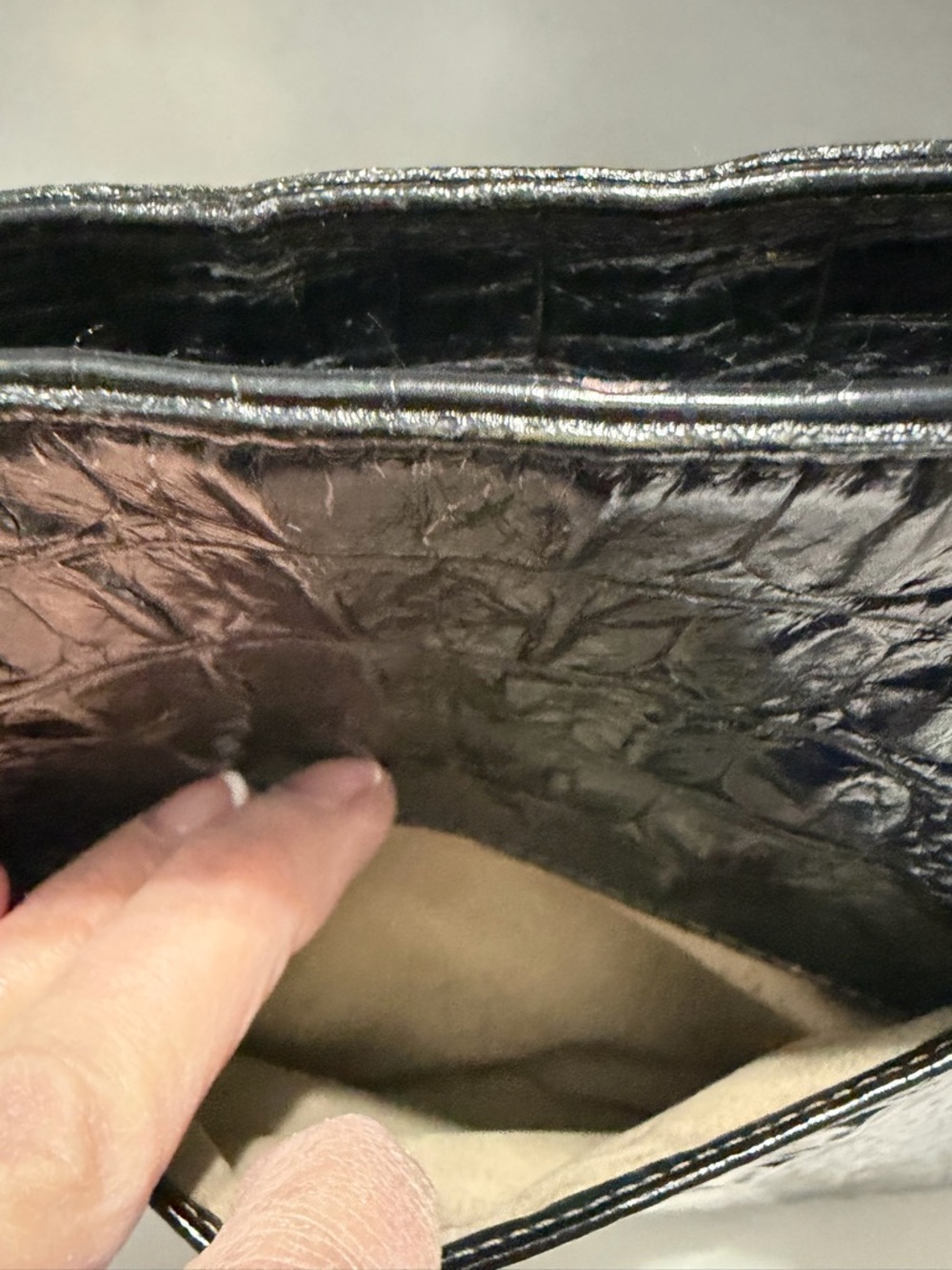Brahmin Black Croc-Embossed Leather Shoulder Tote - Picture 5 of 9